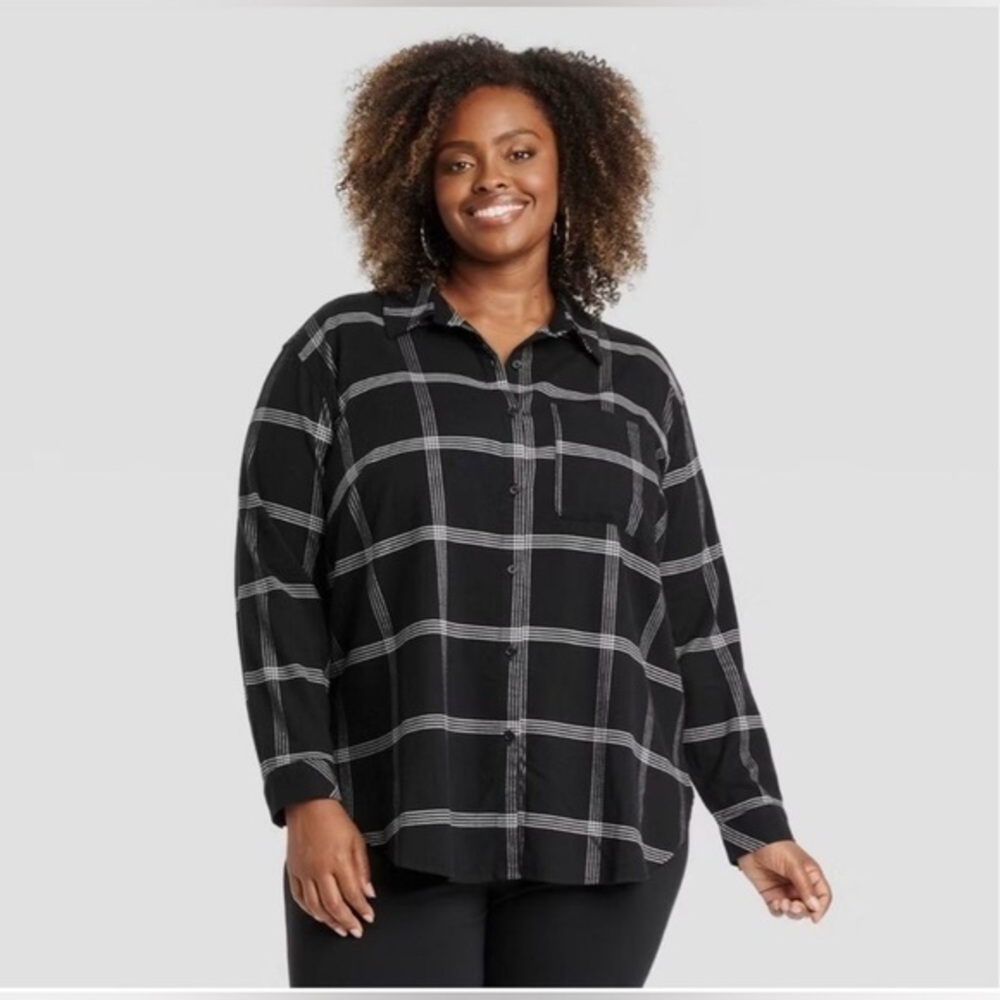 NEW…Ava & Viv Black and White Plaid Button-Up Shirt